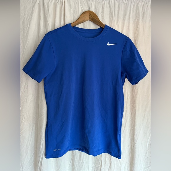 Set of 4 Nike dry fit mens T-shirts - Picture 3 of 8
